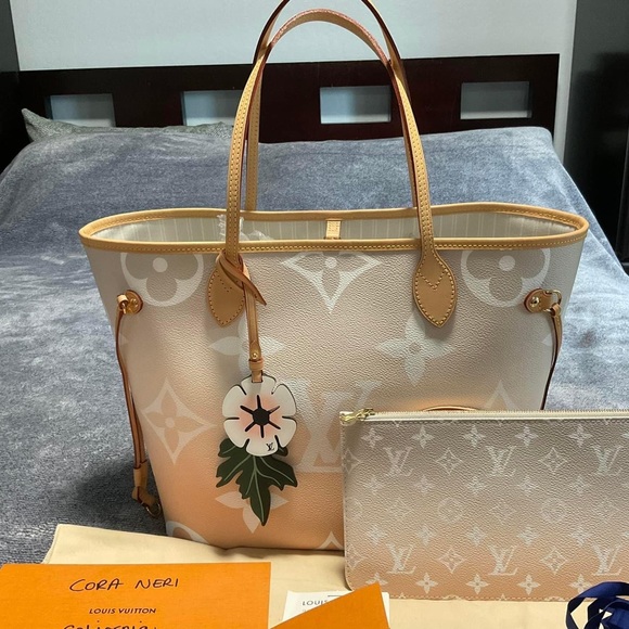 Louis Vuitton Neverfull MM  By the Pool w/ Pouch in Brume Mist color - Picture 5 of 15